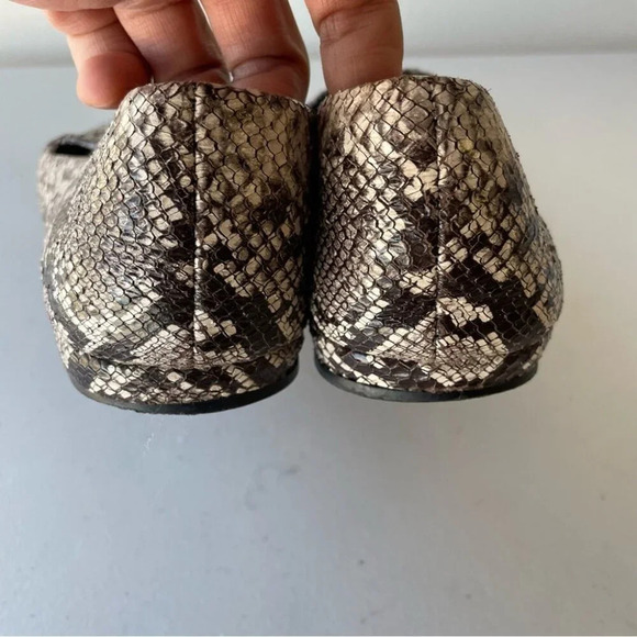 Vince Snakeprint Womens Contemporary Loafer Flats Slip On Shoes Size 37M / 7M - Picture 7 of 12